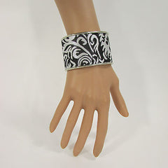 Silve Metal Cuff Bracelet Unique Leaves Detail 2" Long New Women Fashion Jewelry Accessories - alwaystyle4you - 2