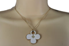 Brand New Women’s Gold Tone Adjustable Necklace With White Flower Pendant, Cute Clover Style Charm Jewelry For Everyday And Dressy Looks   -   WN18