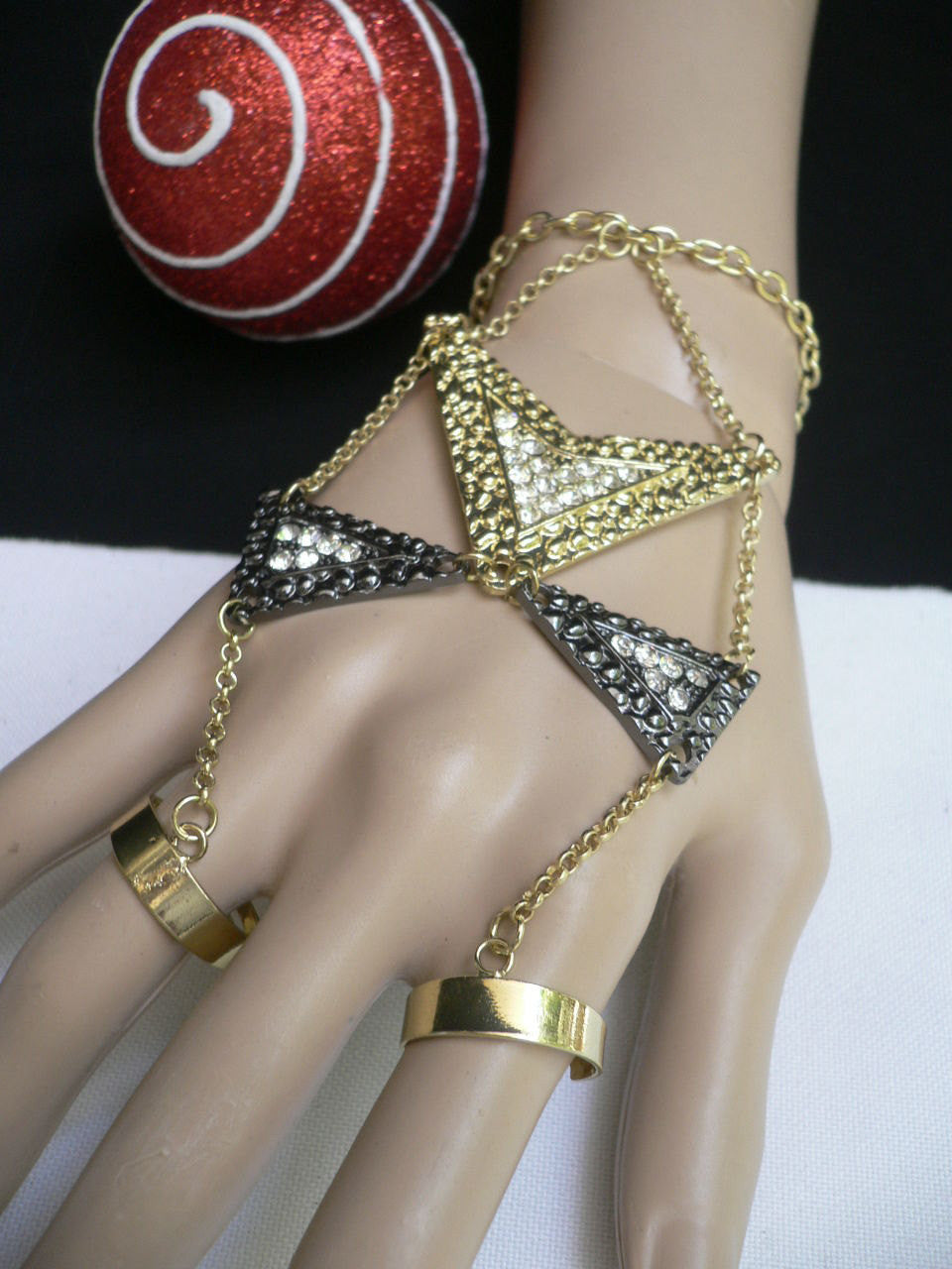 Women Trendy Gold Black Rhinestone Arrows Metal Hand Chain Slave Ring Fashion Body Chain Bracelet Slave Ring Beach Party - alwaystyle4you - 1